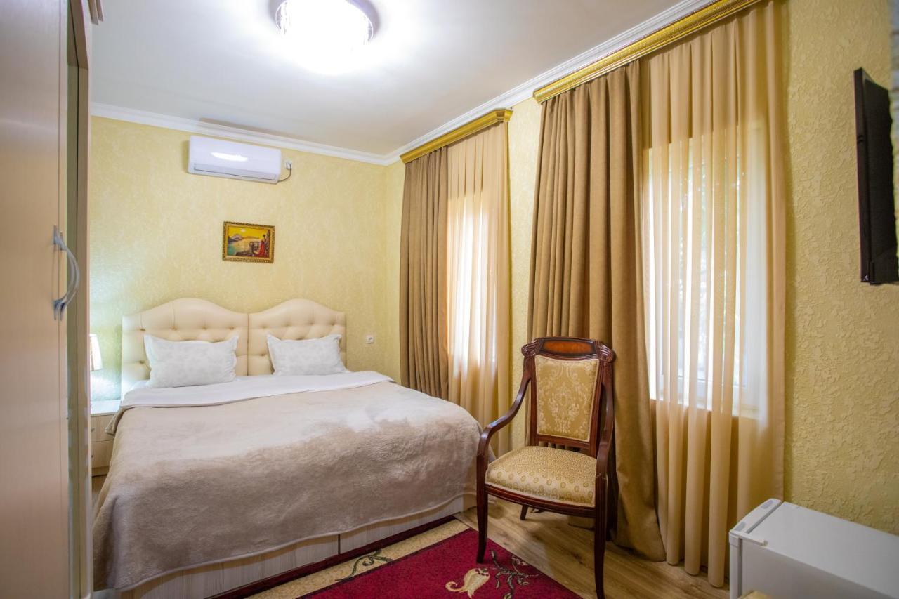 HOTEL VLADi Kutaissi Exterior foto